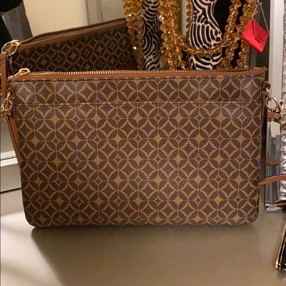 Fossil leather Crossbody Purse!